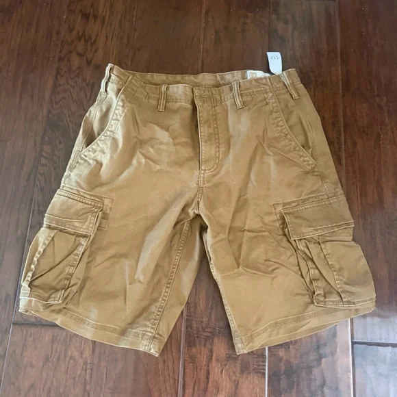 NWT GAP Men's Cargo Shorts in Tan - Picture 5 of 5